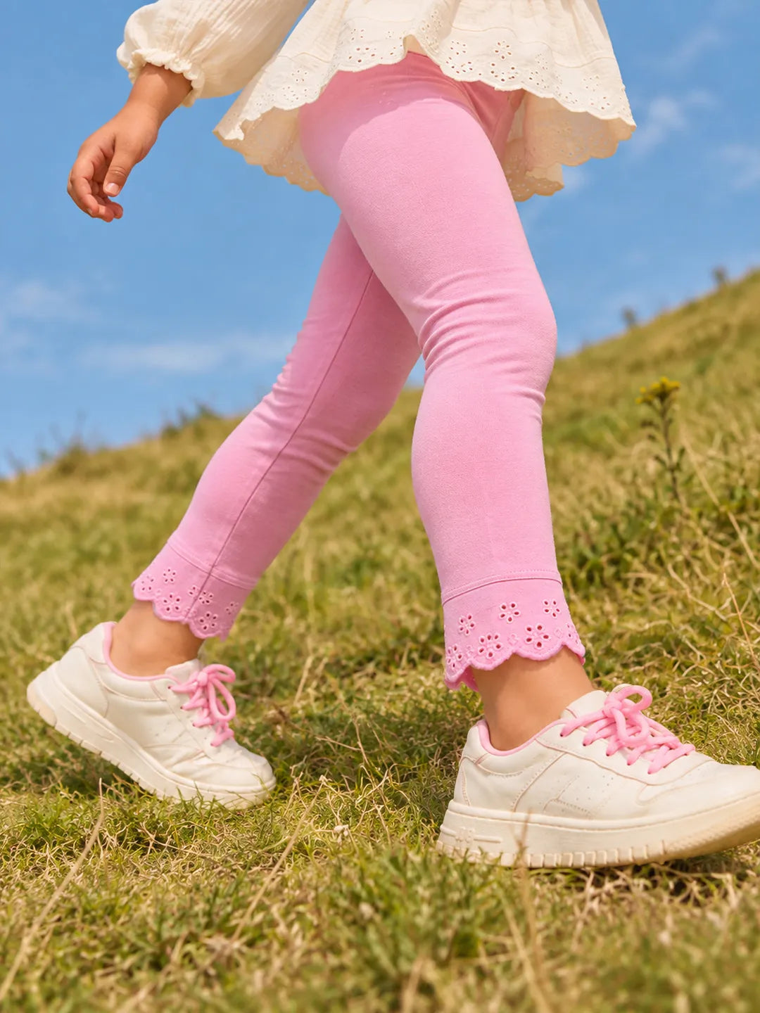 Schiffli Detail Leggings