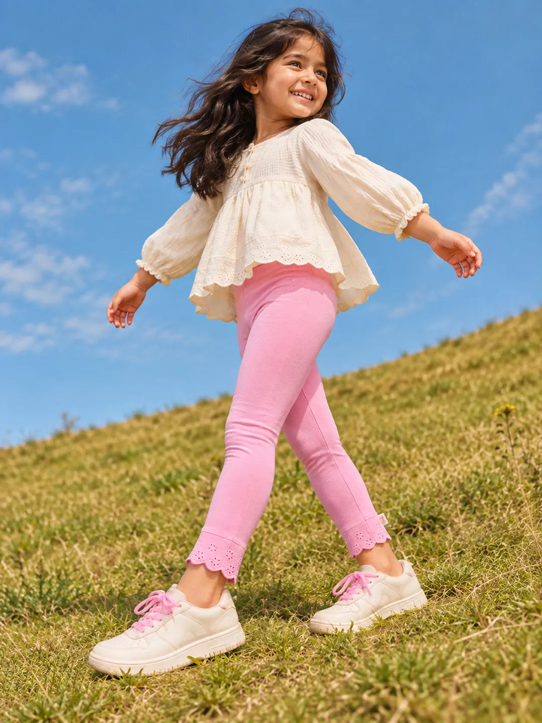 Schiffli Detail Leggings