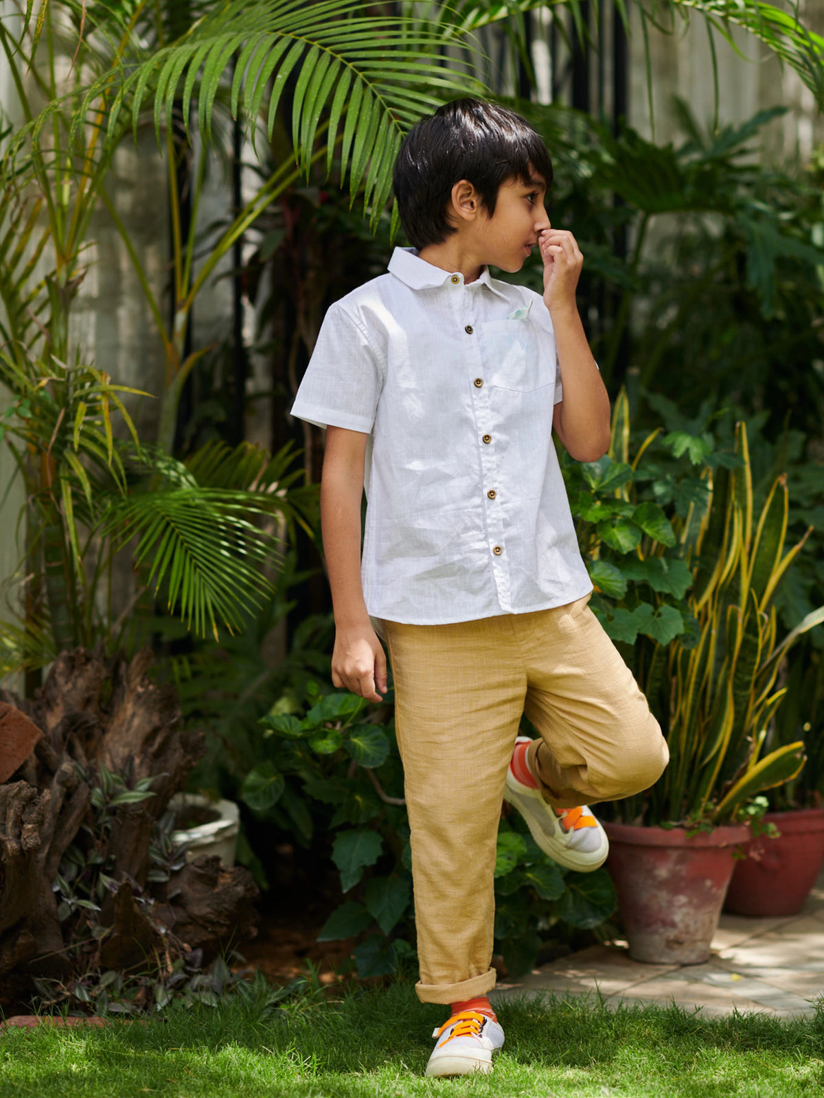 White Shirt With Pocket Square Somersault