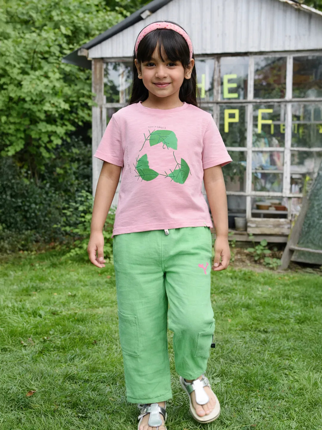 Girls Graphic T-Shirt & Solid Pants Set
